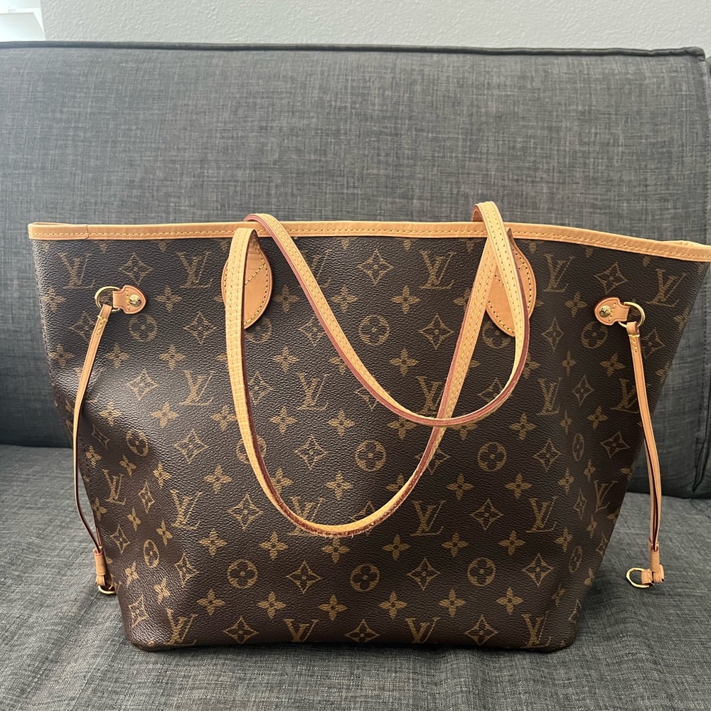 Louis Vuitton Neverfull MM. Authentic.